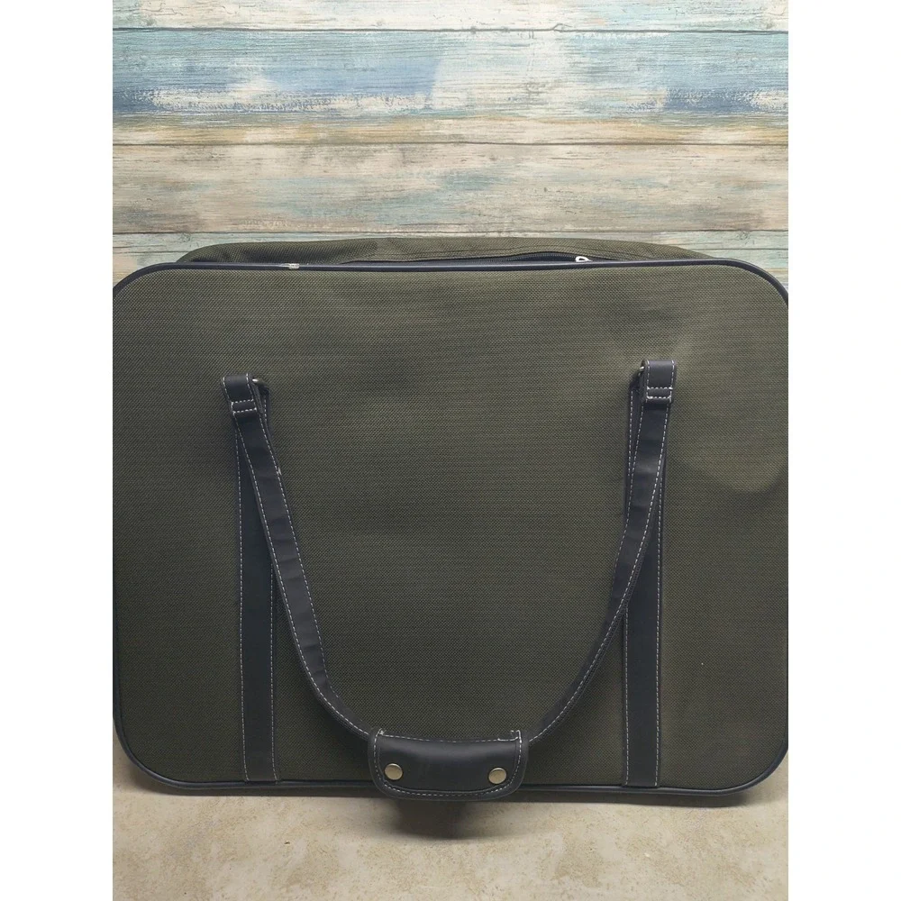 American Tourister Garment Bag Green Nylon Shoulder Strap and Blank Luggage Tag